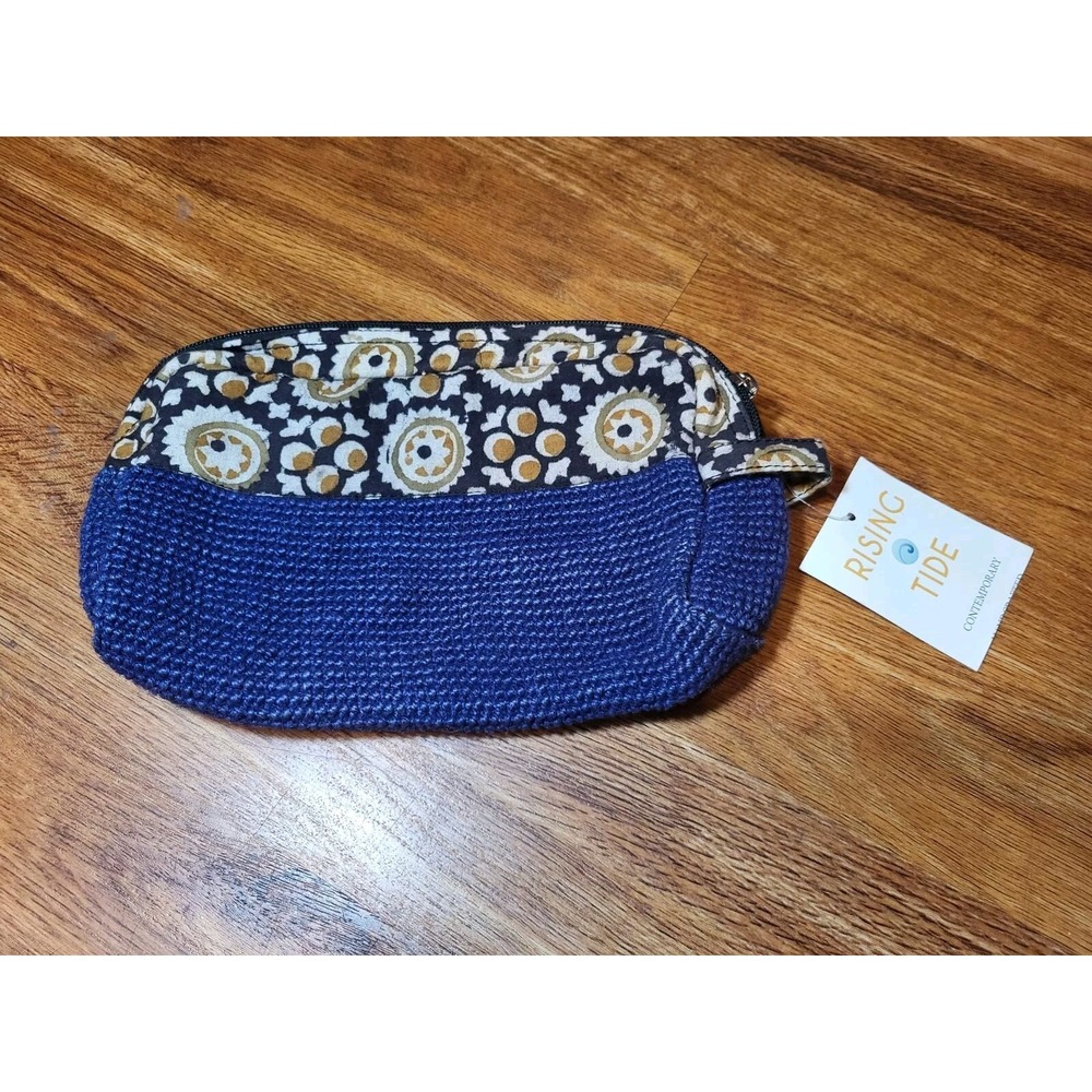 Rising Tide Blue Textured Cosmetic Bag NWT‎
